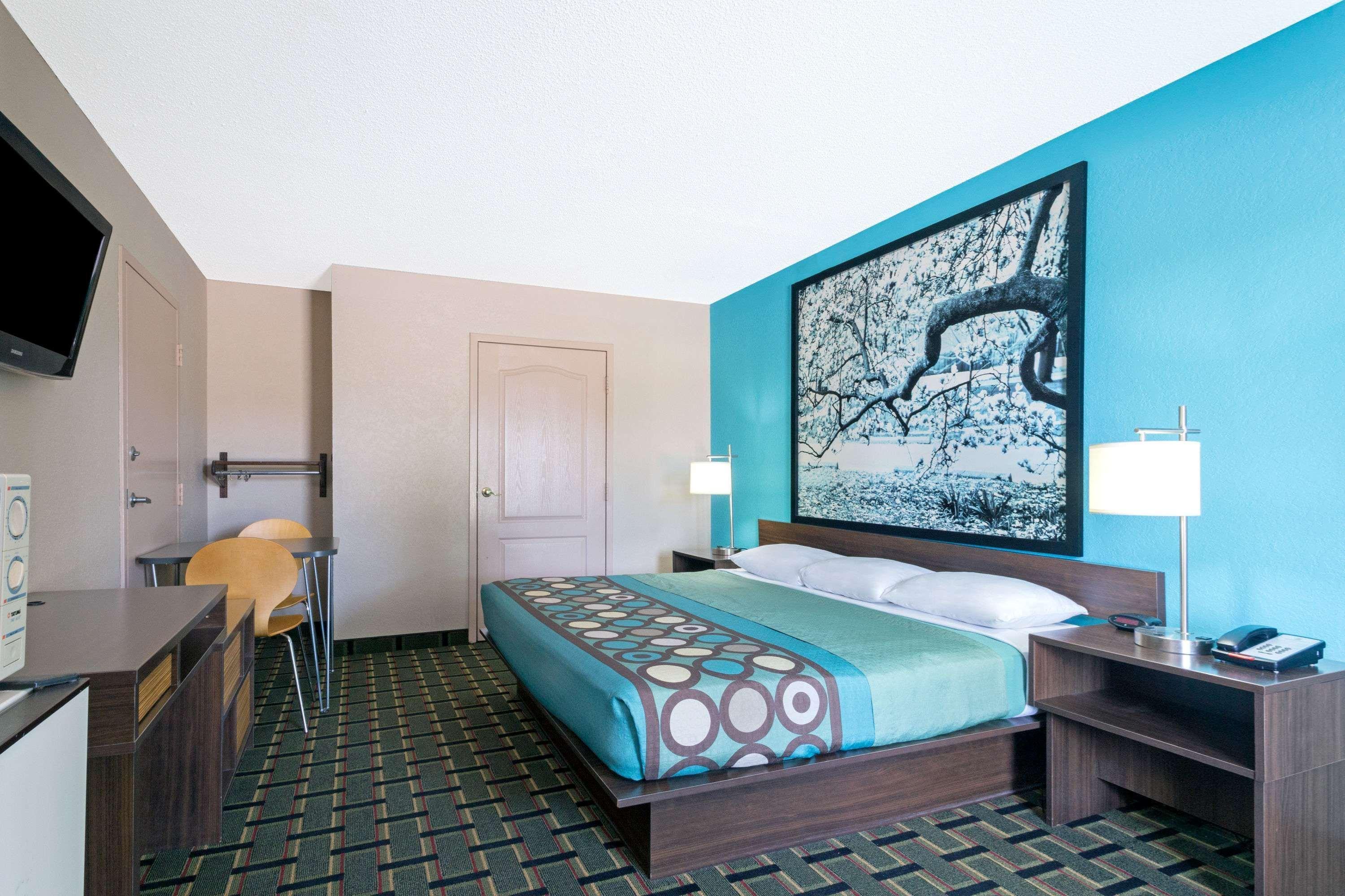 Super 8 By Wyndham Brunswick South I-95 Motel Bagian luar foto