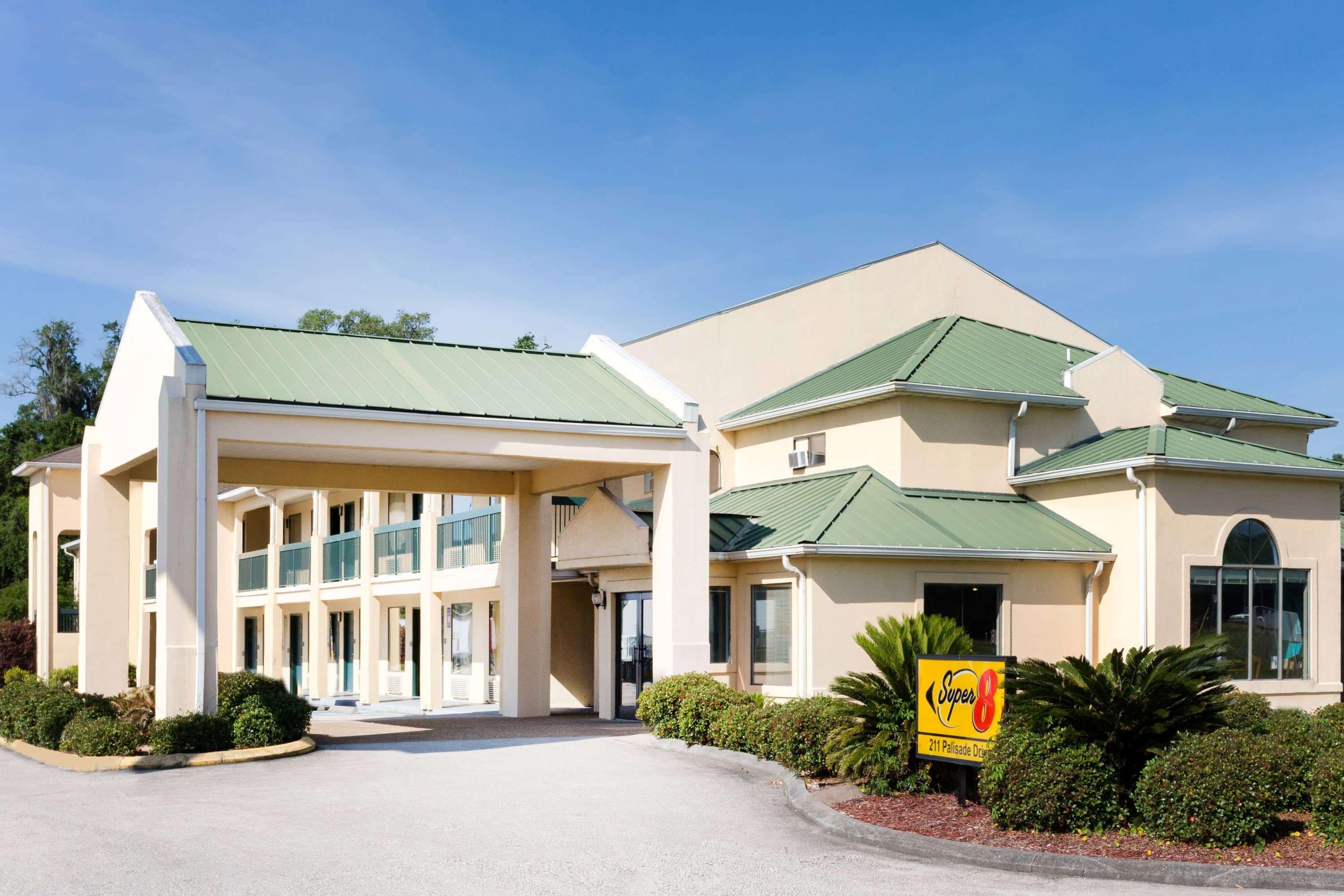 Super 8 By Wyndham Brunswick South I-95 Motel Bagian luar foto