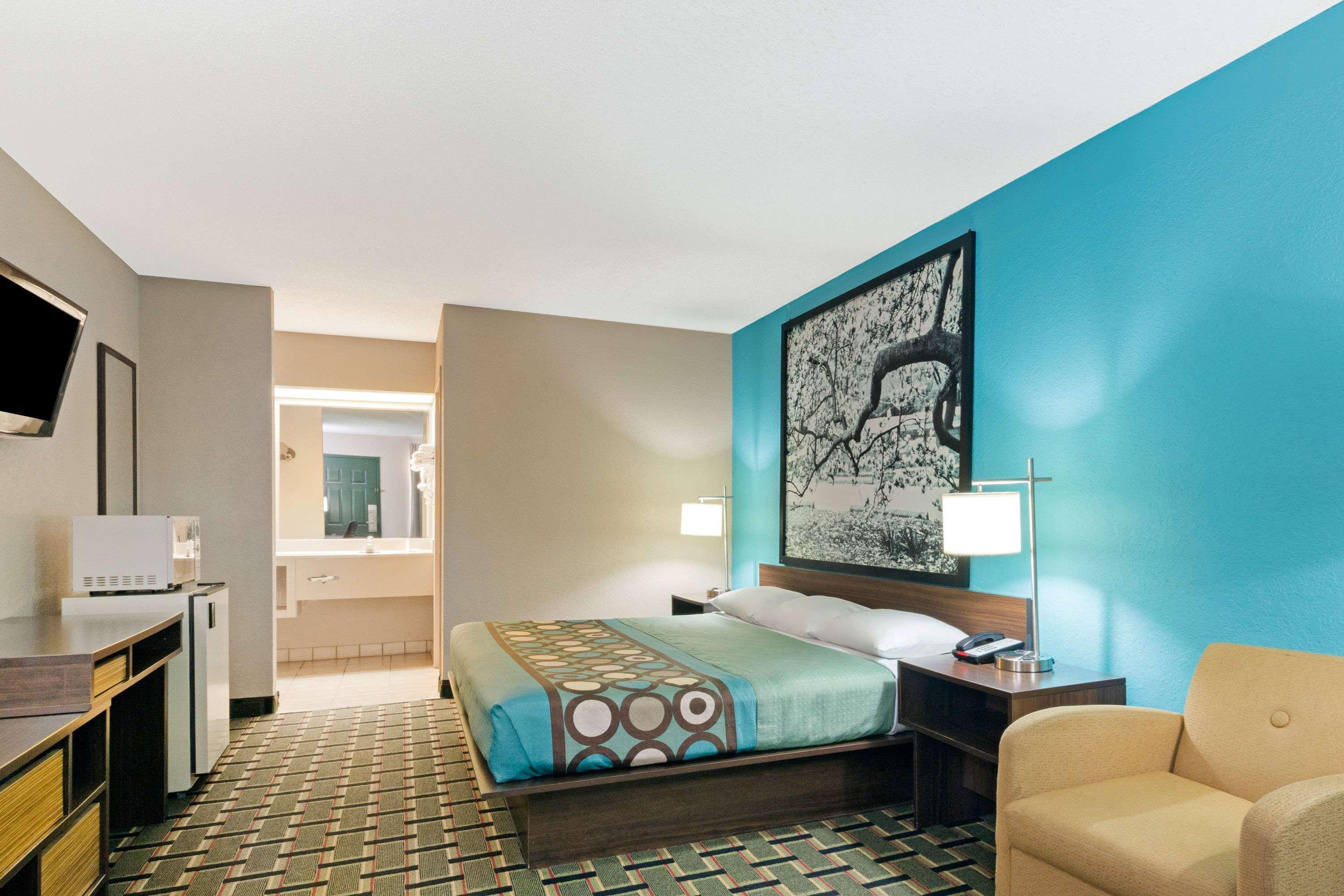 Super 8 By Wyndham Brunswick South I-95 Motel Bagian luar foto