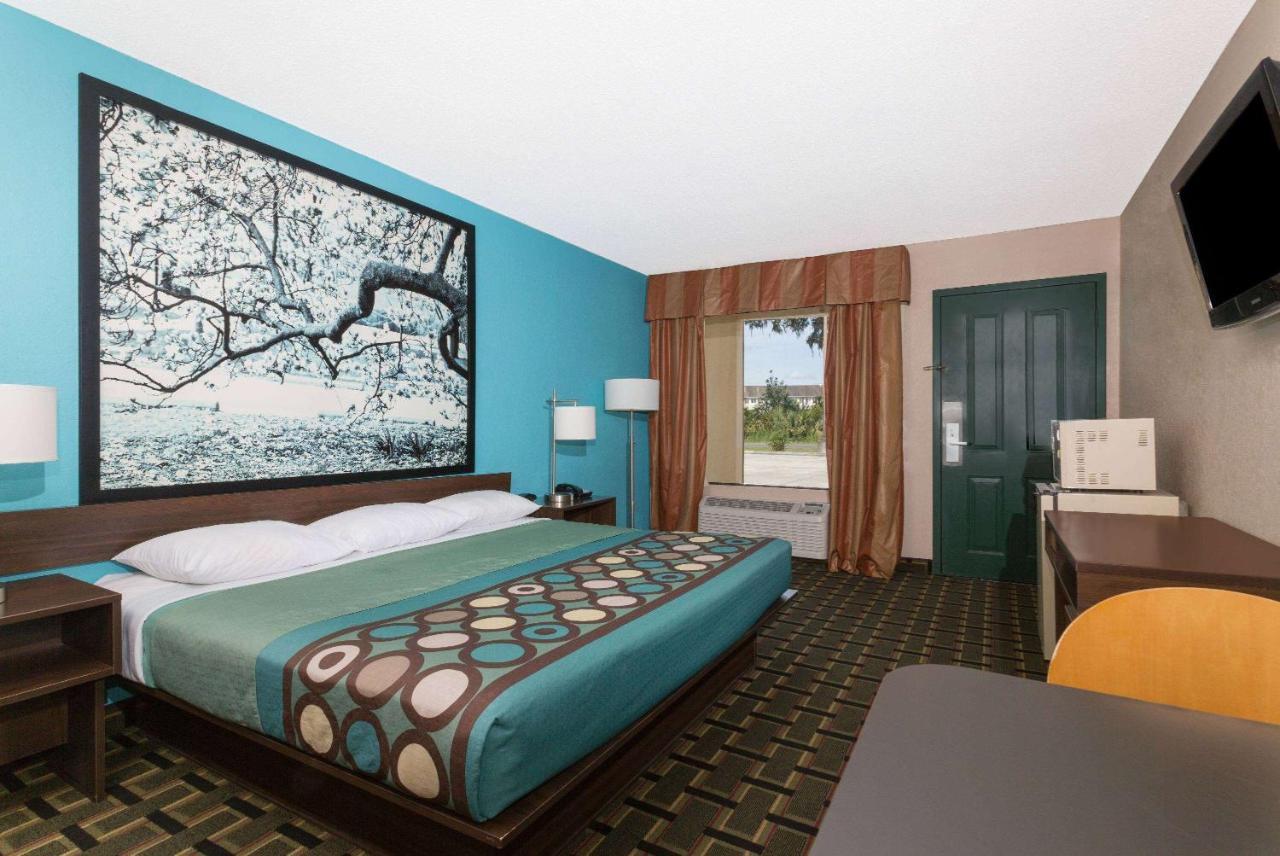 Super 8 By Wyndham Brunswick South I-95 Motel Bagian luar foto